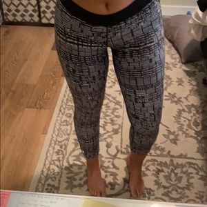 Nike blank and white printed leggings